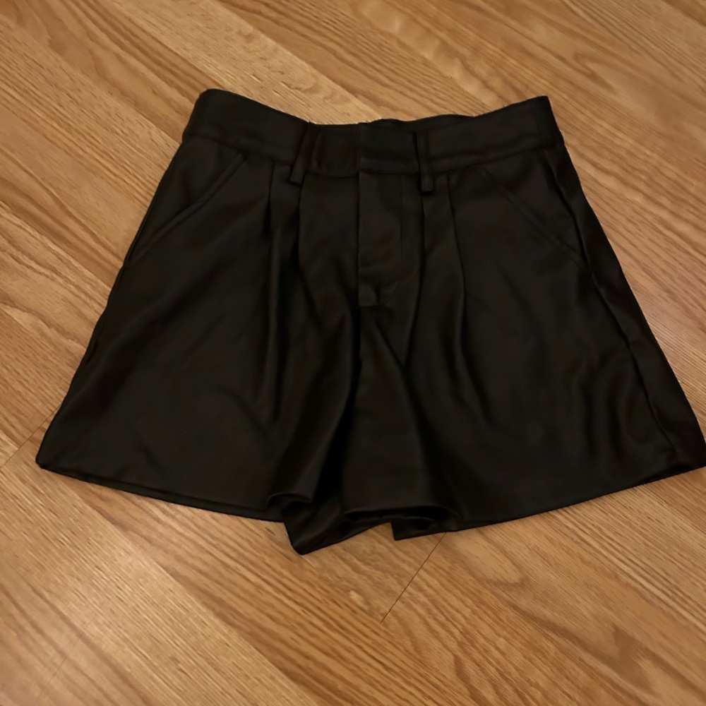Forever 21 leather shorts size XS